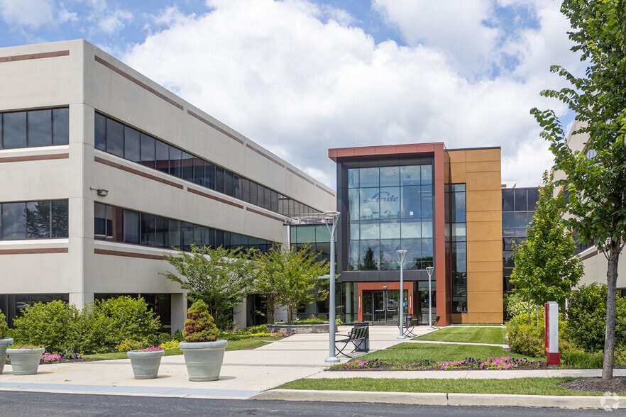 More Photos Of 325 Sentry Pky E, Blue Bell Office For Lease
