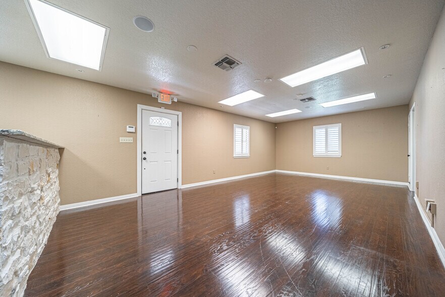 More Photos Of 104 Medical Dr, Boerne Office For Lease