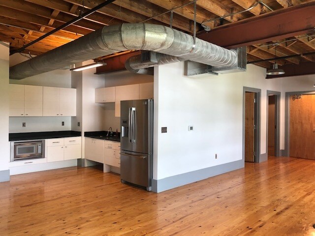 More Photos Of 624-626 New Bridge St, Jacksonville Storefront Retail Office For Sale