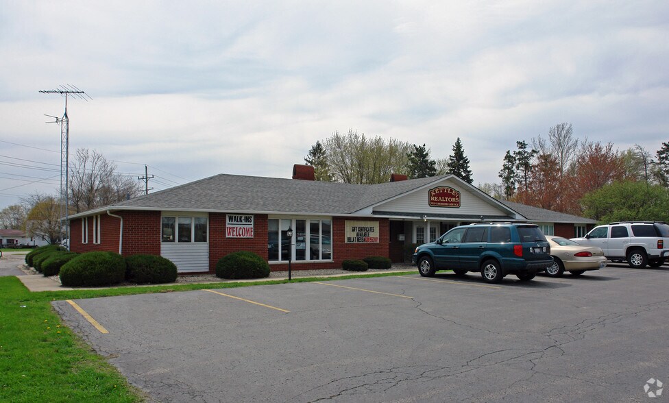 Primary Photo Of 718 N Bridge St, Yorkville Office For Lease