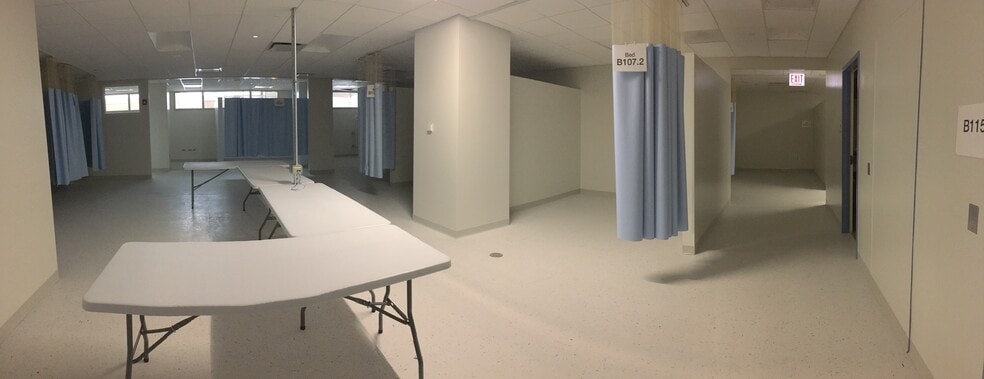 More Photos Of 901-934 Center St, Elgin Hospital For Sale