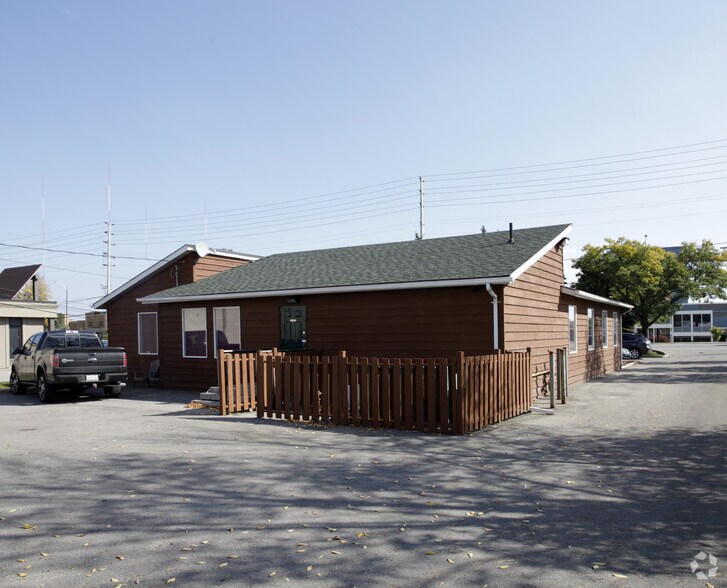 More Photos Of 2399 Royal Windsor Dr, Mississauga Flex For Sale
