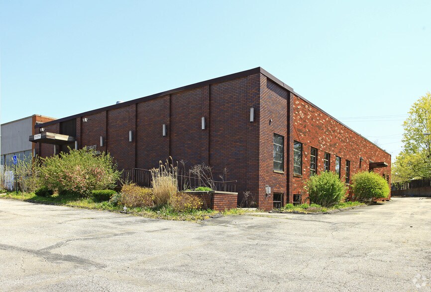 More Photos Of 20950 Libby Rd, Maple Heights Unknown For Lease