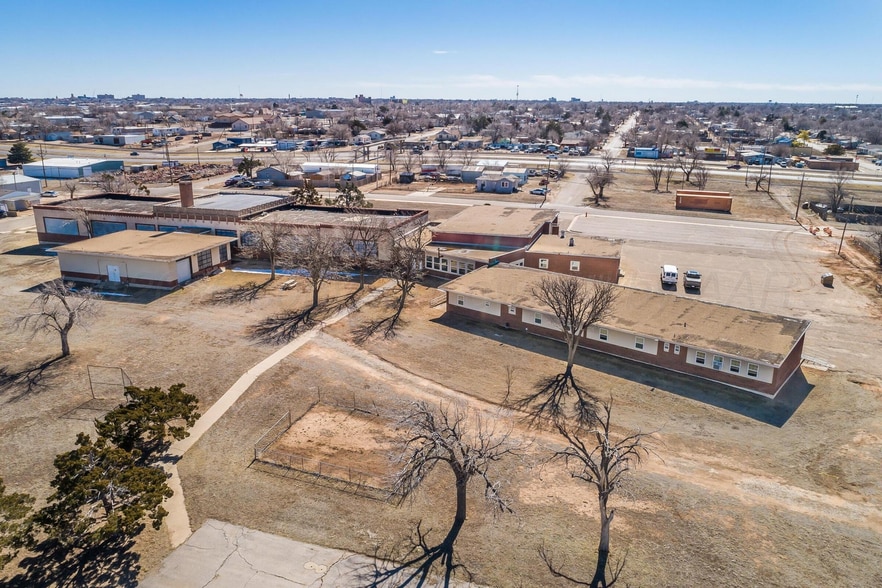 More Photos Of 2800 NW 9th St, Amarillo Schools For Sale