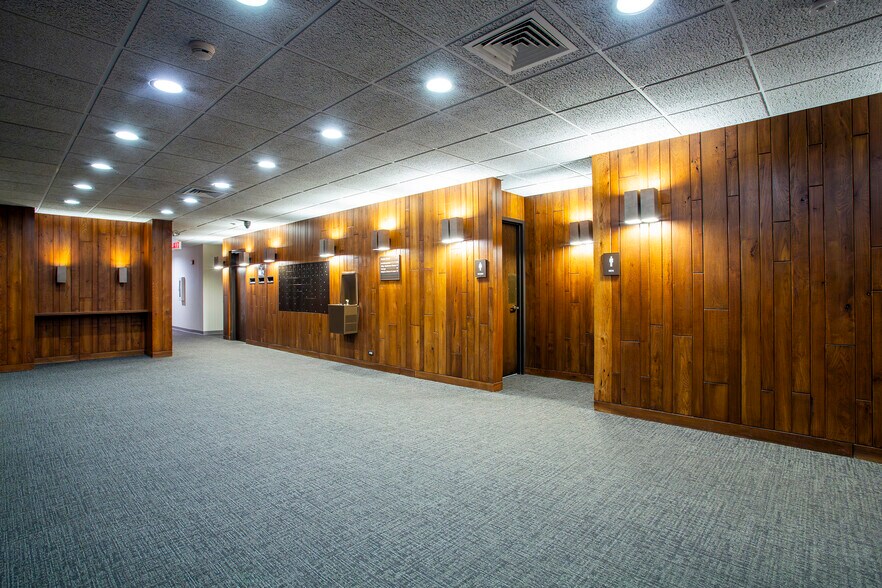 More Photos Of 2340 S River Rd, Des Plaines Office For Lease