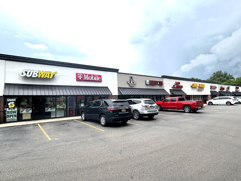 More Photos Of 26582-26678 Telegraph Rd, Flat Rock Freestanding For Lease