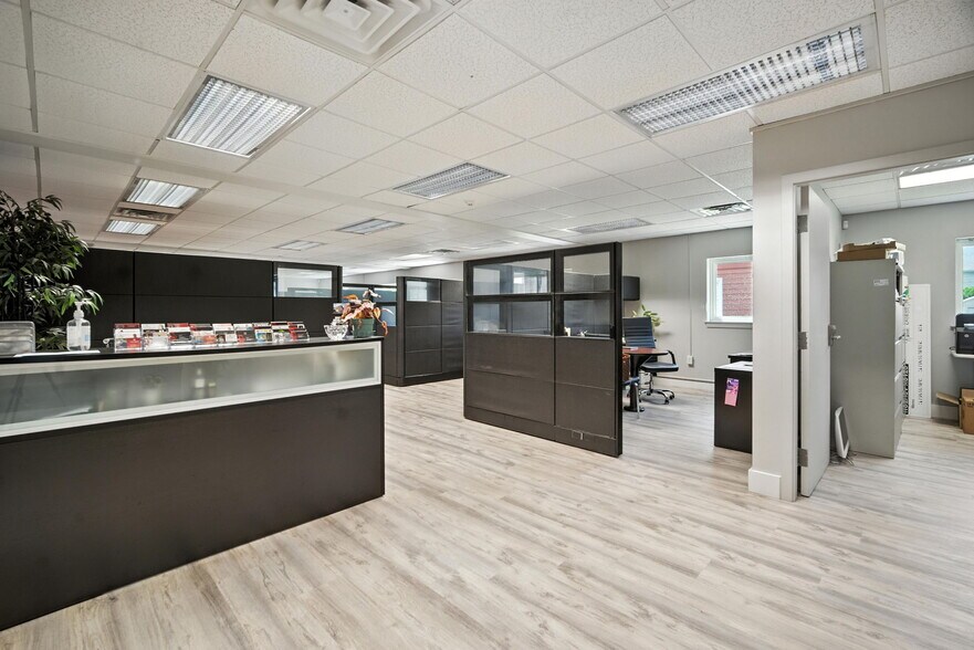 More Photos Of 1767 Northampton St, Holyoke Office Residential For Sale