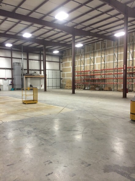 More Photos Of 5600 N 58th Ct, Lincoln Warehouse For Lease