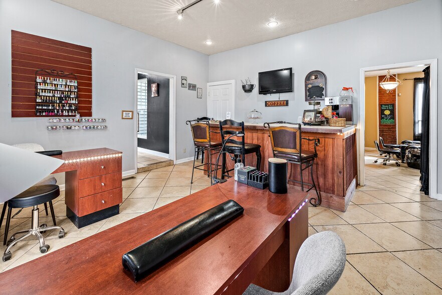 More Photos Of 2048 Winchester Ave, Ashland General Retail For Sale