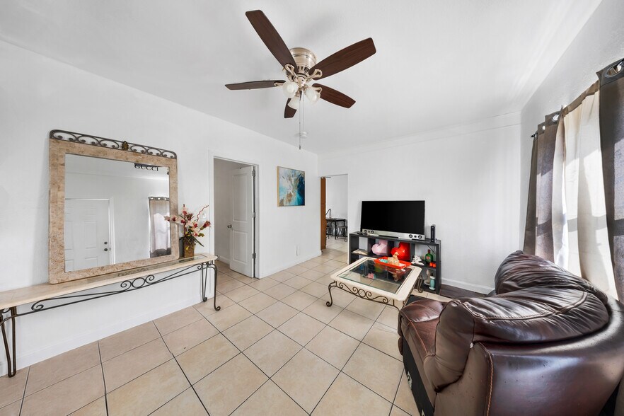 More Photos Of 1035 NW 4th St, Miami Apartments For Sale