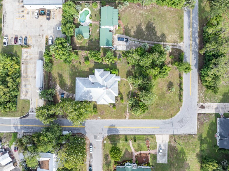 More Photos Of 164 NE Laguna Dr, Lake City Office For Sale