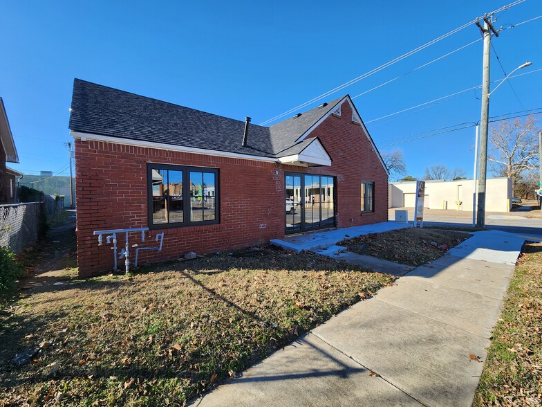 Primary Photo Of 3220-3222 E 15th St, Tulsa Storefront Retail Office For Lease