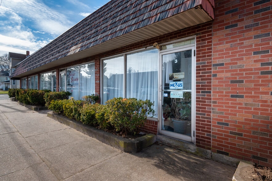 More Photos Of 73-77 Connecticut Blvd, East Hartford Freestanding For Sale
