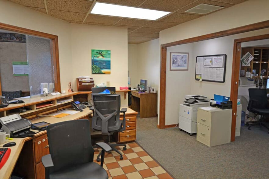 More Photos Of 404 W Bethalto Dr, Bethalto Medical For Sale