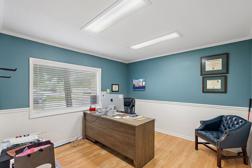 More Photos Of 4100 Central Ave, Saint Petersburg Office For Sale