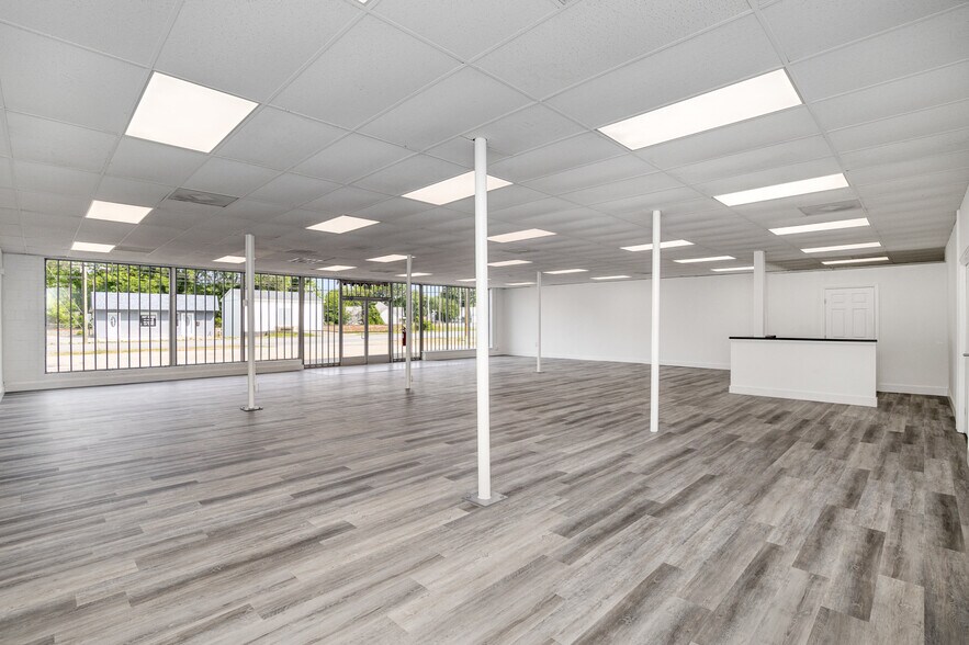 More Photos Of 1911 E Ozark Ave, Gastonia Freestanding For Sale