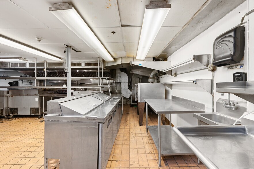 More Photos Of 66-68 W Flagler St, Miami Loft Creative Space For Sale
