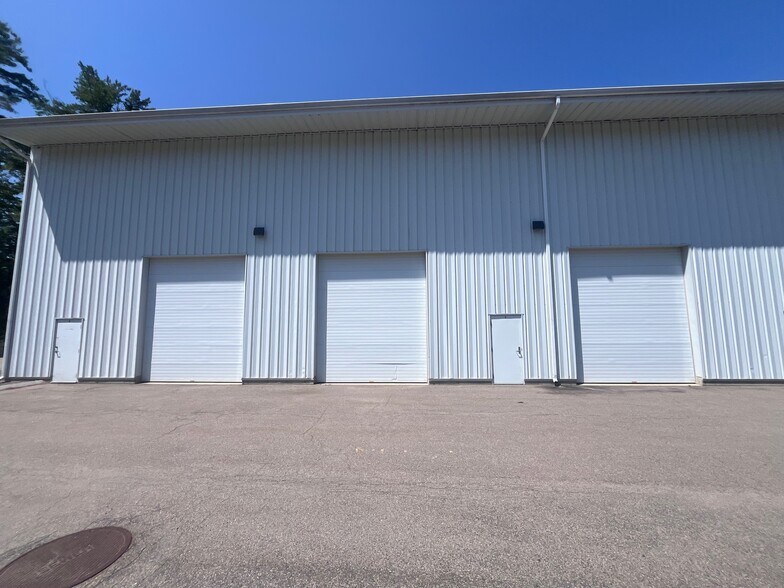 More Photos Of 99 Ledge Rd, Seabrook Warehouse For Lease
