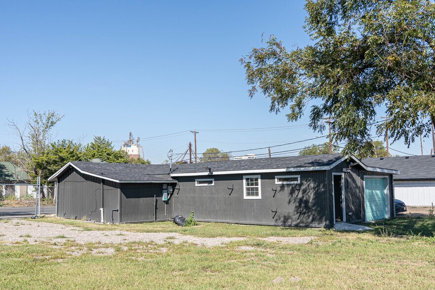 More Photos Of 605 Martin Luther King Jr Dr, Temple Research And Development For Sale