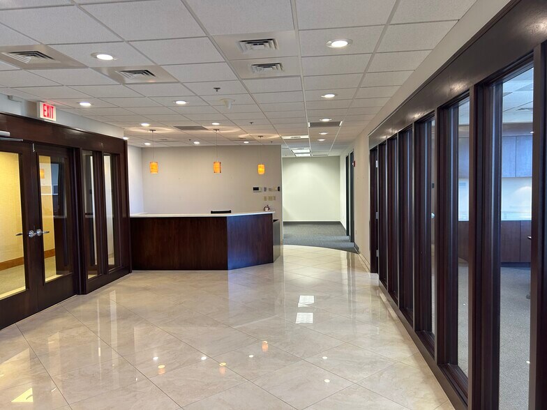 More Photos Of 215 S Monroe St, Tallahassee Office For Lease