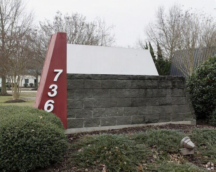 More Photos Of 736 Thimble Shoals Blvd, Newport News Office For Sale