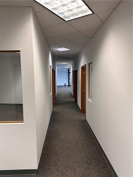 More Photos Of 9625 Perry Hwy, Pittsburgh Office For Lease