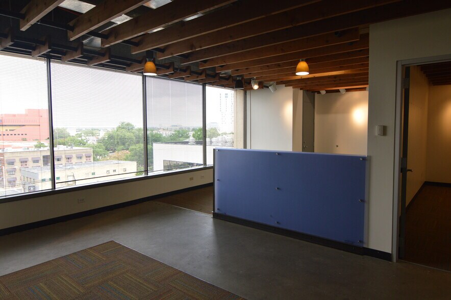 More Photos Of 425 Soledad St, San Antonio Loft Creative Space For Sale