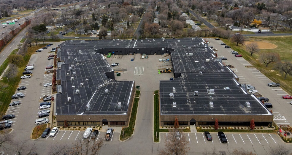 More Photos Of 9201 E Bloomington Fwy, Bloomington Distribution For Lease