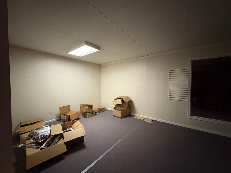 More Photos Of 1970 Bessemer Rd, Birmingham Freestanding For Lease