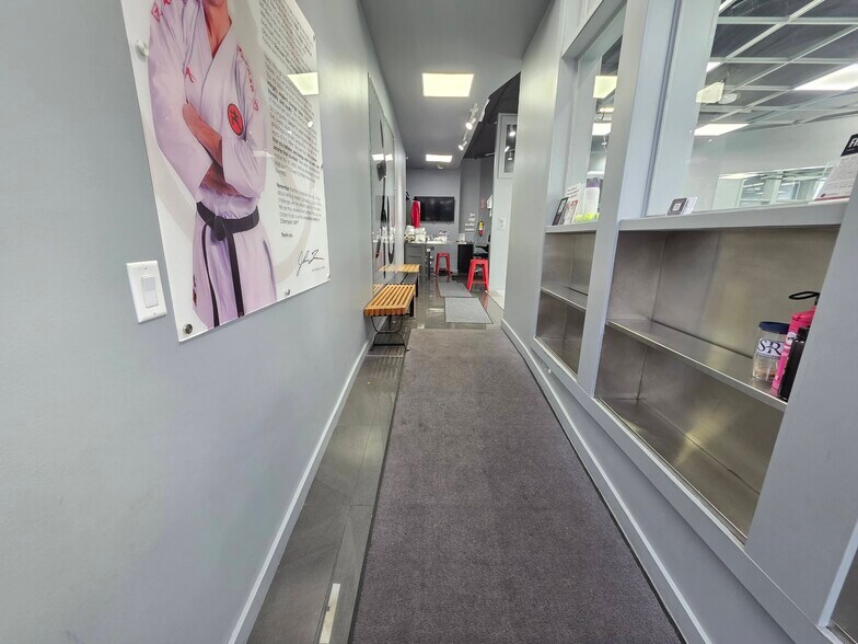 More Photos Of 2329 W Belmont Ave, Chicago Storefront Retail Residential For Lease