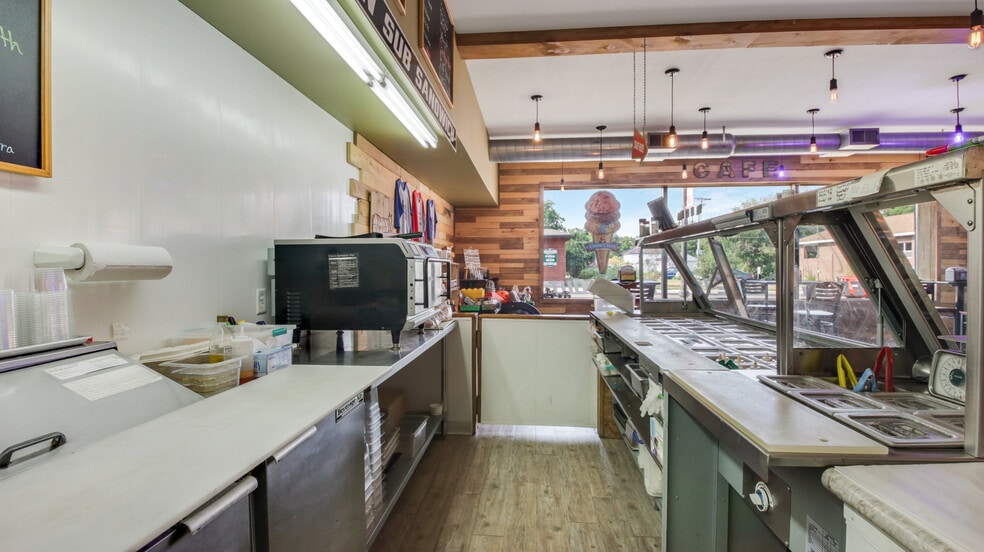 More Photos Of 909 W Main St, Cameron General Retail For Sale