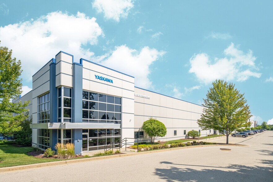 More Photos Of 100 W Oakwood Rd, Oak Creek Manufacturing For Lease