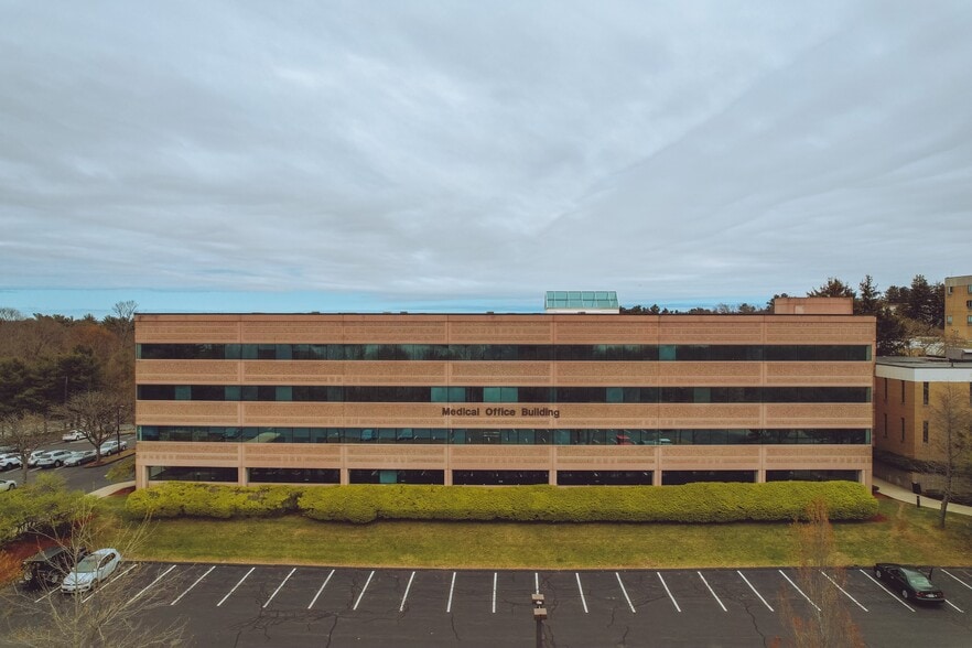More Photos Of 3 Woodland Rd, Stoneham Medical For Lease
