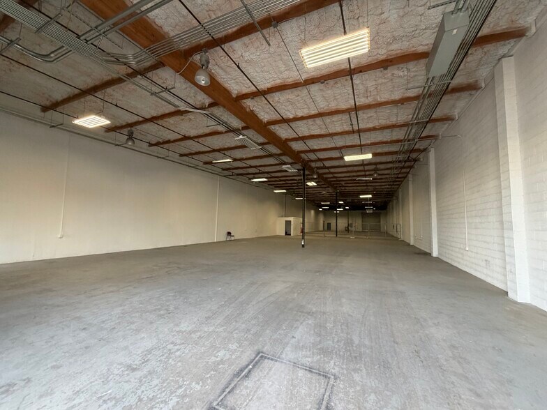 More Photos Of 5325 S Valley View Blvd, Las Vegas Warehouse For Lease