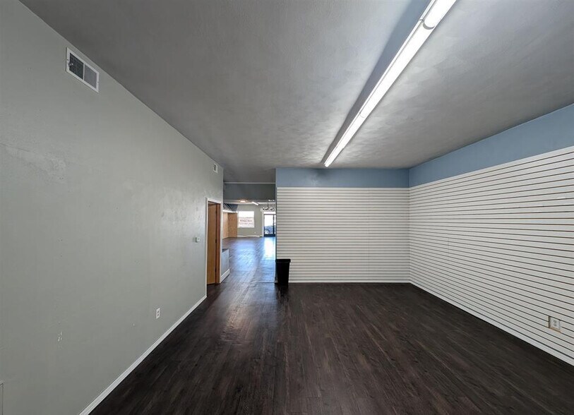 More Photos Of 206 N Main St, Creve Coeur Freestanding For Lease