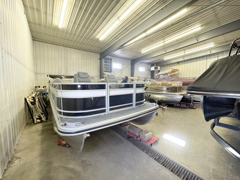 More Photos Of 712 Frontier Dr, Fergus Falls Service For Lease