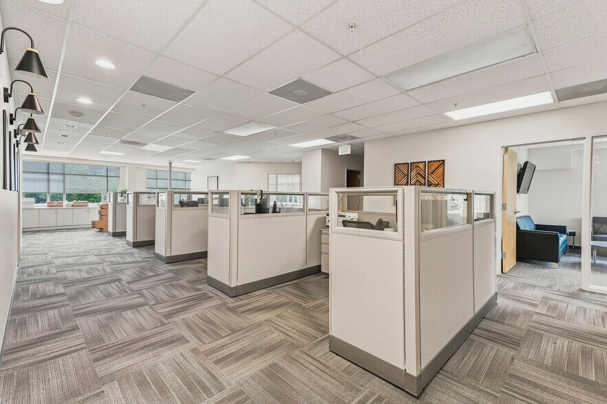 More Photos Of 8638 Veterans Hwy, Millersville Office For Lease