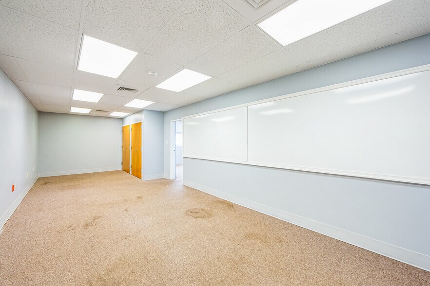 More Photos Of 2169 E High St, Pottstown Office For Lease