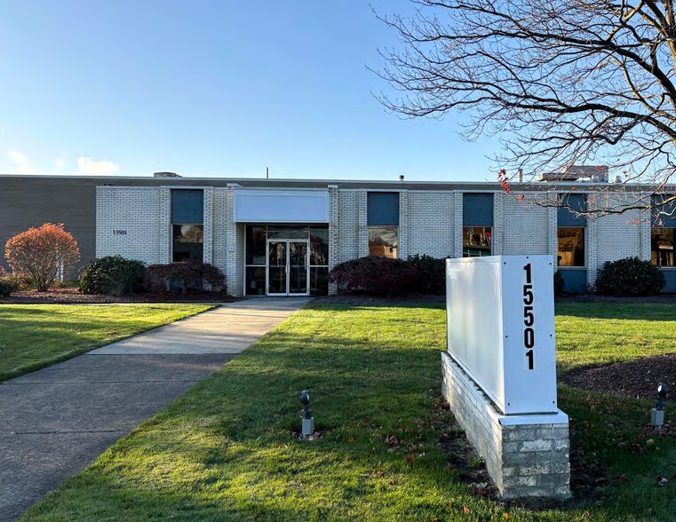 More Photos Of 15501 Industrial Pky, Cleveland Manufacturing For Sale