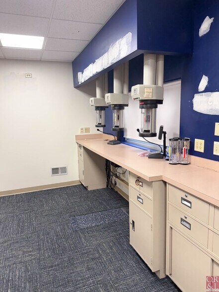 More Photos Of 1009 New Haven Rd, Naugatuck Bank For Sale