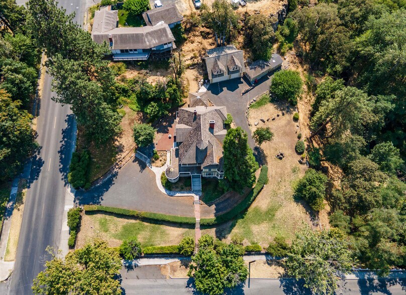 More Photos Of 608 W 6th St, The Dalles Specialty For Sale