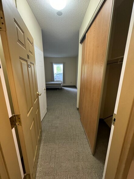 More Photos Of 725 Gibralter St, Norfolk Flex For Sale