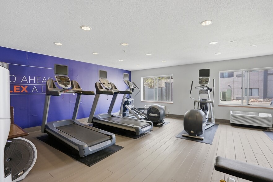 More Photos Of 10680 S Auto Mall Dr, Sandy Hotel For Sale