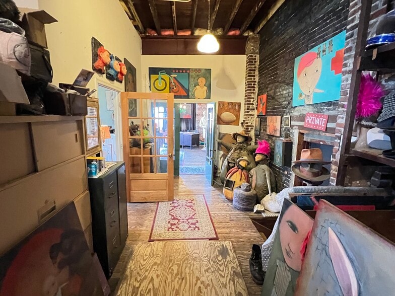 More Photos Of 1438-1442 Light St, Baltimore Showroom For Sale