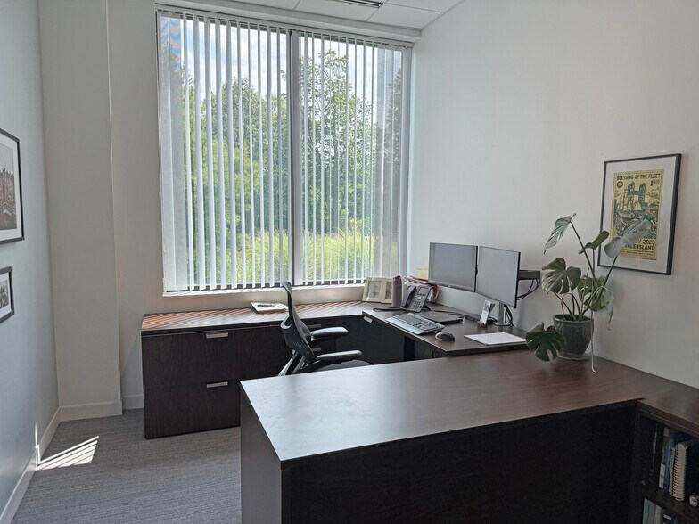 More Photos Of 75 Portsmouth Blvd, Portsmouth Office For Lease