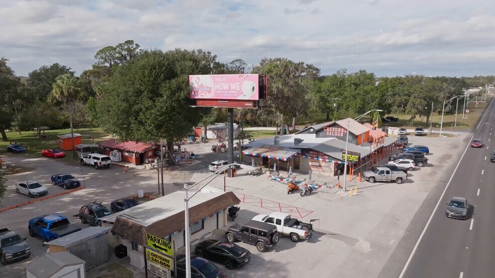 Primary Photo Of 337 S US Highway 17, East Palatka General Retail For Sale