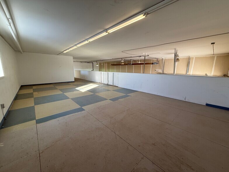 More Photos Of 6817 52 Ave, Red Deer Light Distribution For Lease