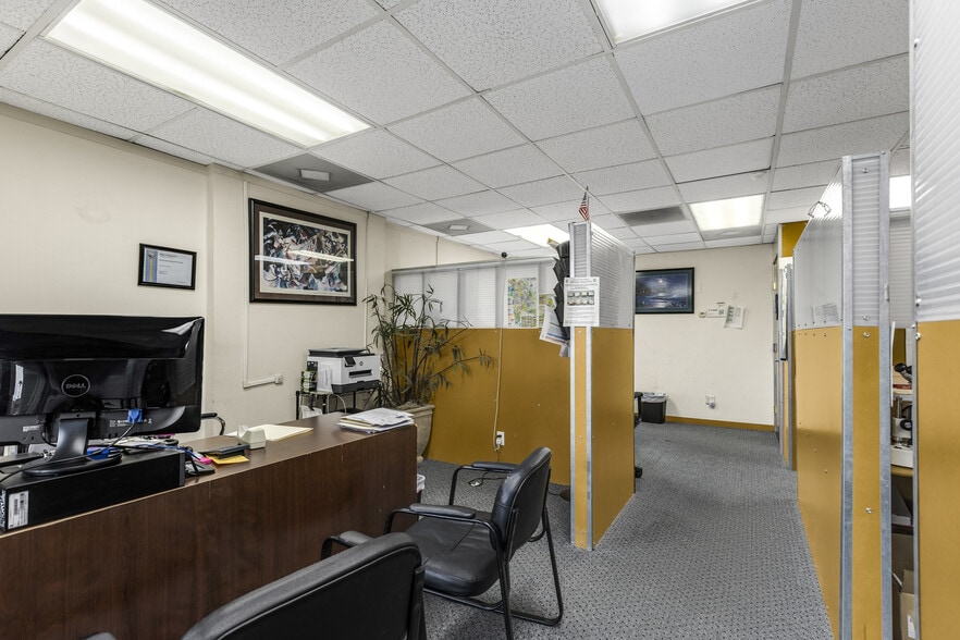 More Photos Of 201 N Indian Canyon Dr, Palm Springs Storefront Retail Office For Sale