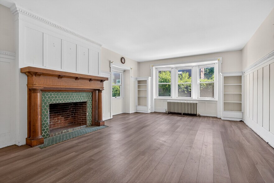 More Photos Of 820 E Vernon Rd, Philadelphia Unknown For Lease