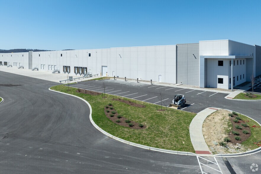 Primary Photo Of 450 Plaza Park Blvd, Lebanon Junction Warehouse For Sale